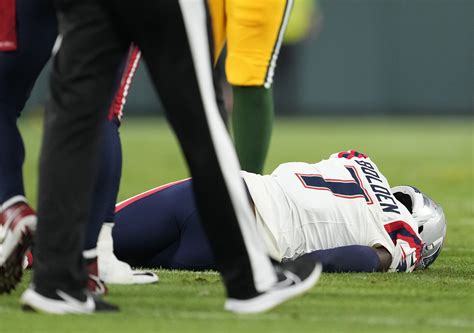 Patriots-Packers suspend play after Isaiah Bolden carted off field on back board